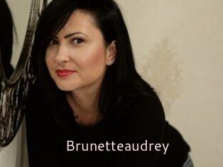 Brunetteaudrey