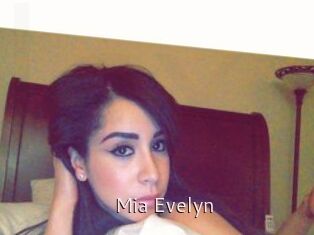 Mia_Evelyn