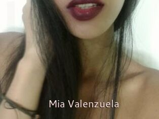 Mia_Valenzuela