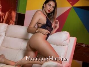 MoniqueMartins